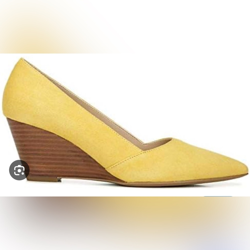 Franco Sarto Suede Wedge Wood Heel Pumps, size 7.5, Yellow